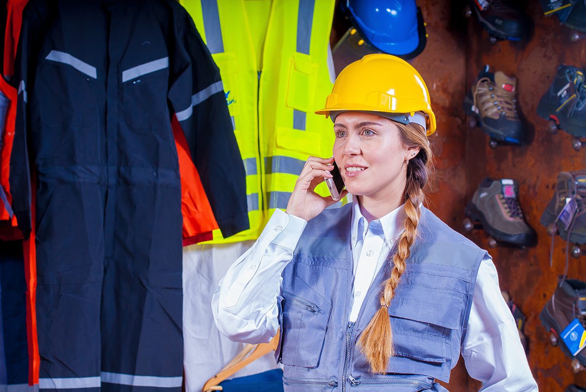 Equipo de seguridad y uniformes